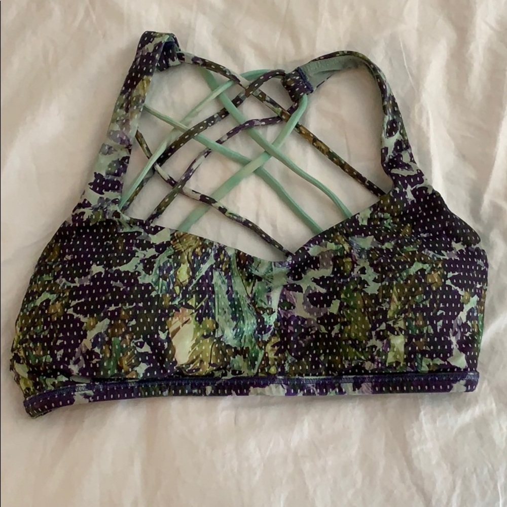 Lululemon bra size 4